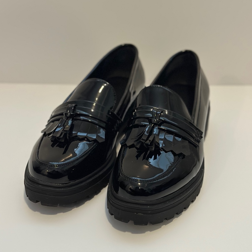 Maddison by Softmoc - Black Patent Leather Loafers with Tassels